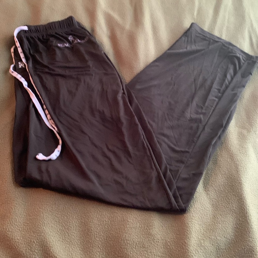 Men’s Stacy Adam’s black button fly, drawstring pajama bottoms. Size medium